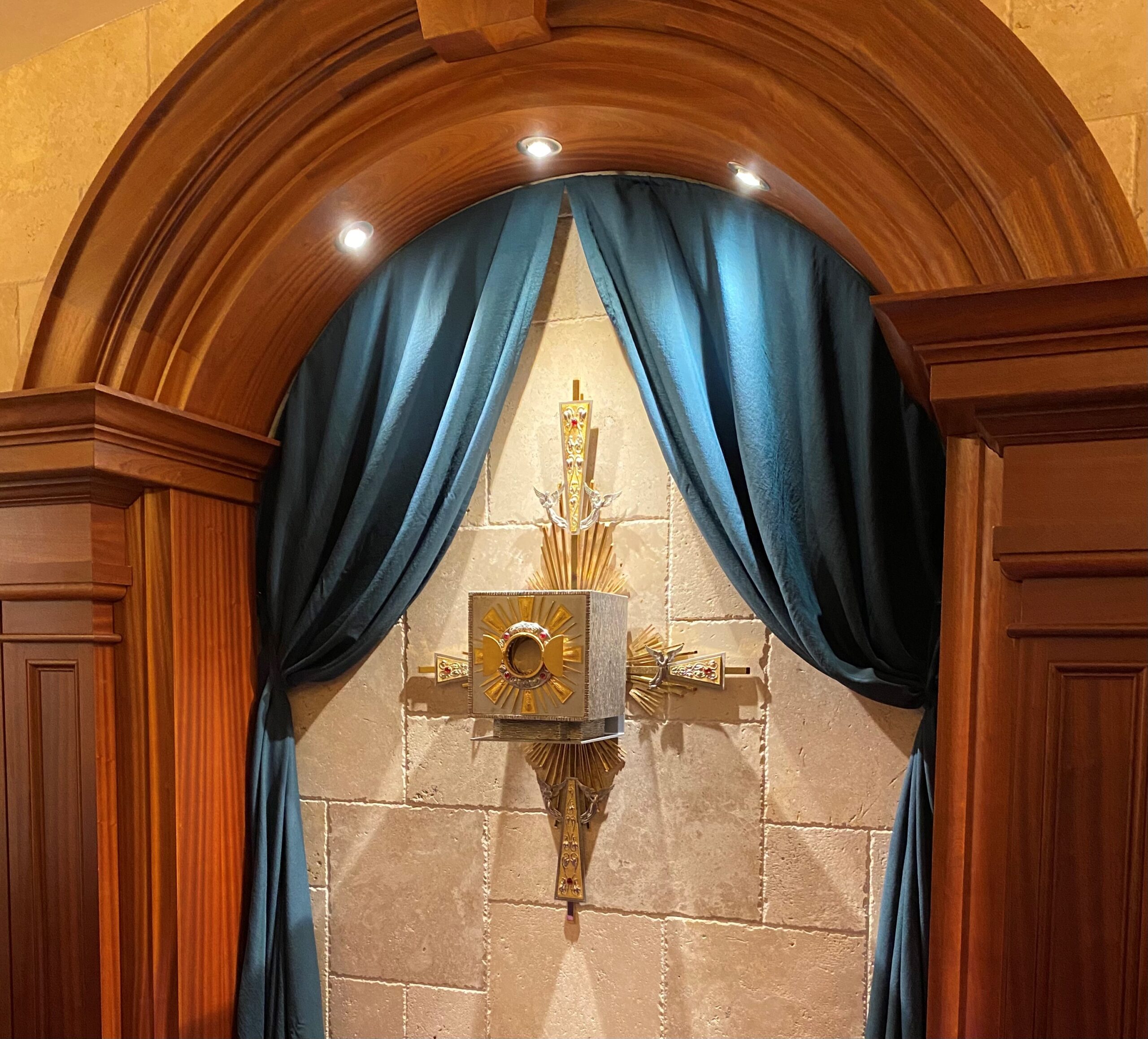 Epiphany Cathedral Parish Coviello, Holaday & Vuono Adoration Chapel Endowment Fund