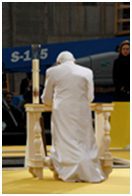 popeprays