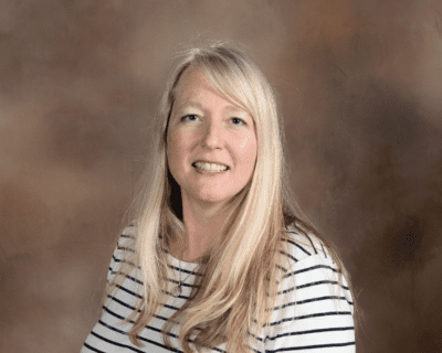 Jennifer Jacobellis : Front Desk/Administrative Assistant