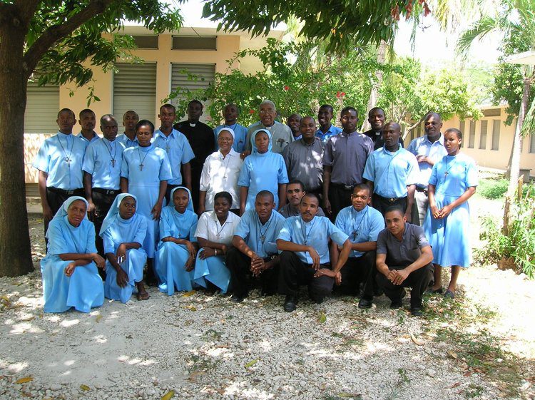 SrLuviaTeam-Haiti