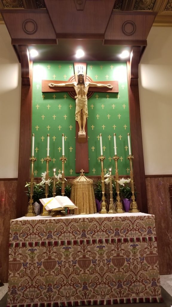 4 Altar