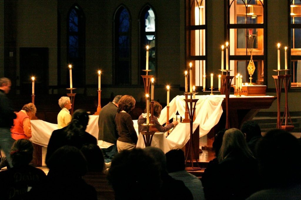 Parish mission closing evening, adoration goin on